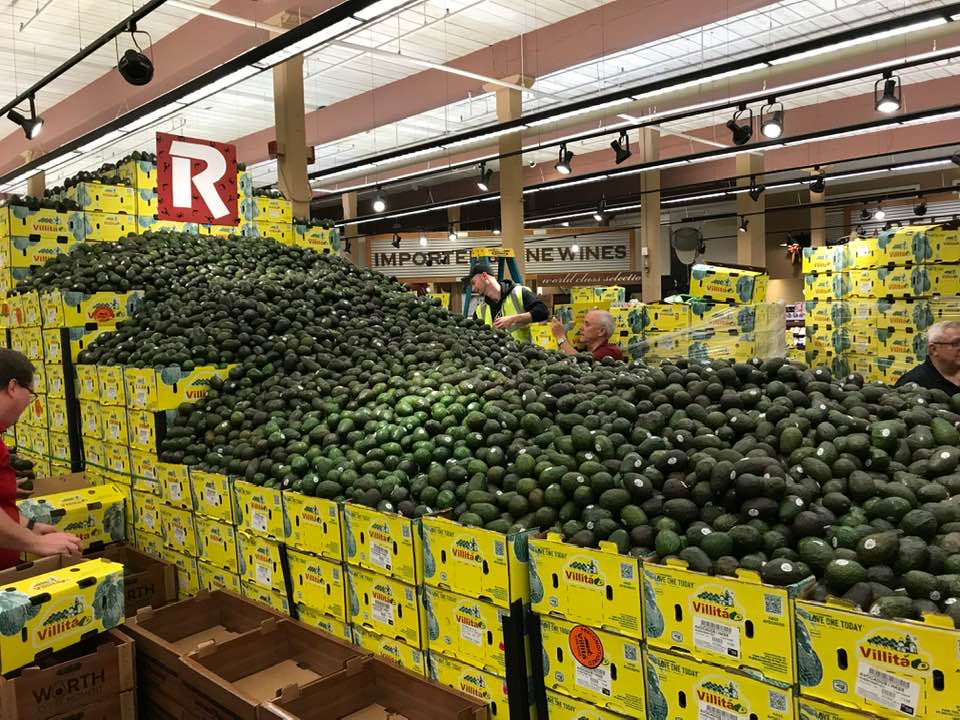 World's largest avocado display in New Orleans - FreshFruitPortal.com