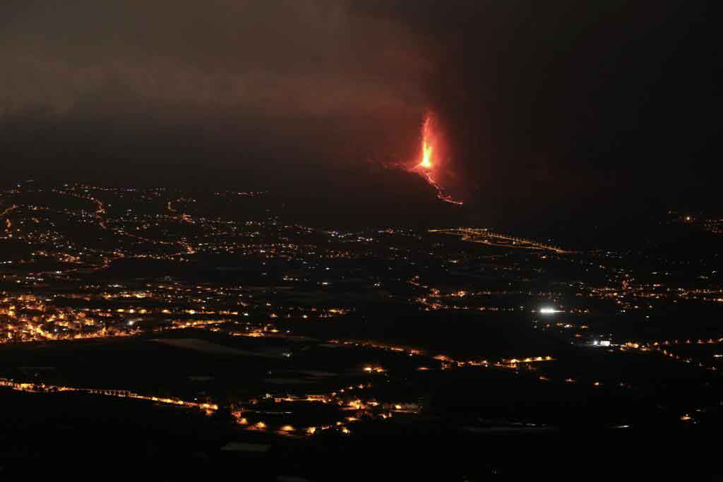 Spanish Volcano Threatens Canary Banana Crops FreshFruitPortal Spanish Volcano Threatens Canary Banana Crops FreshFruitPortal