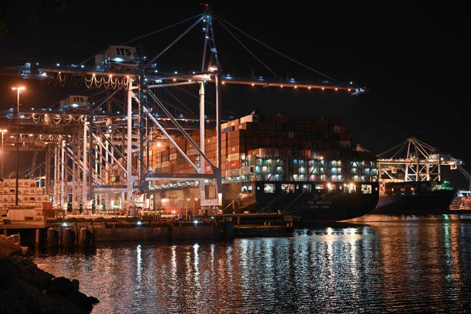 California ports to fine carriers over congestion