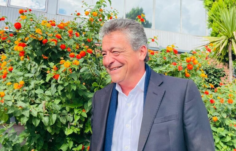 La Compagnie Fruitere's, Peter Bentata