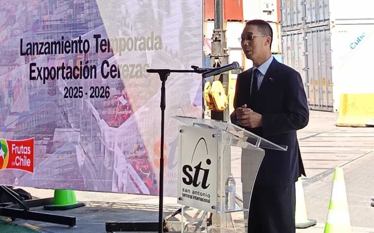 Niu Qinbao at chile's cherry season opening