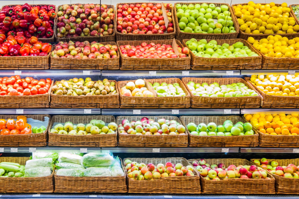 Report: Walmart and dollar store penetration surge as Americans seek grocery savings