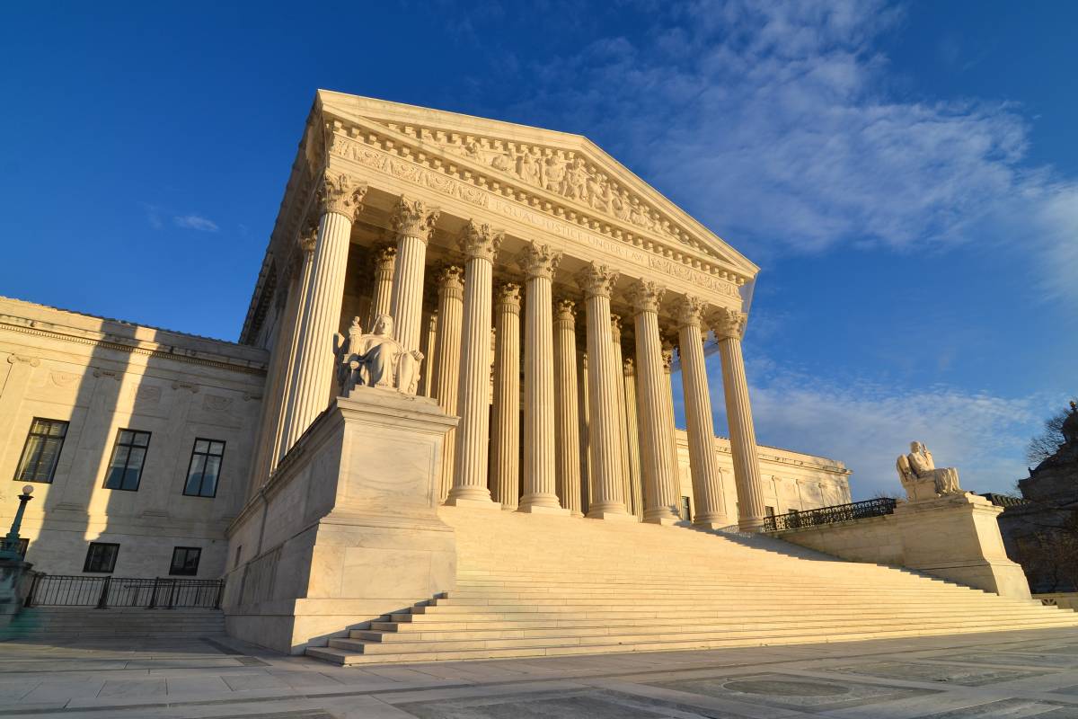 US Supreme Court strikes down IEEPA tariffs, President Trump responds with 10% global levy