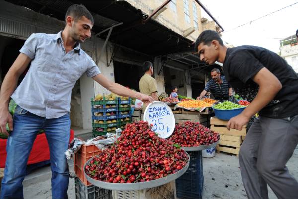 Cherries in market in Turkiye