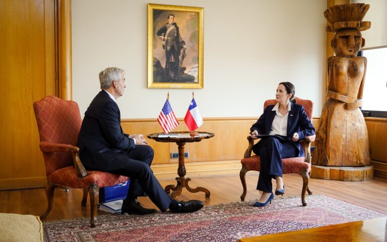 Jeffrey Goettman, Deputy Assistant United States Trade Representative (USTR) visited Chile on Monday, August 24, when he met with the Chilean Undersecretary of International Economic Relations, Paula Estévez.