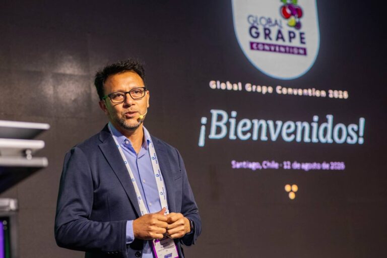 Marcial Hernandez talking about table grapes