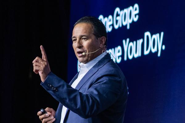 Rodrigo Vallejo presents at the Global Grape Convention 2026