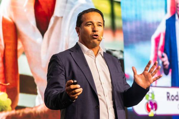 Rodrigo Vallejo presents at the Global Grape Convention 2026