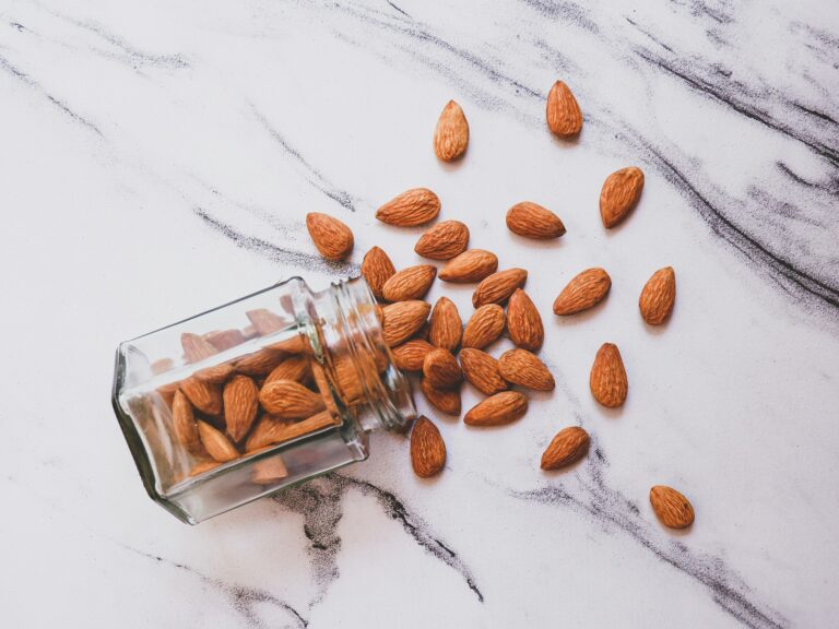 California almond bearing acreage